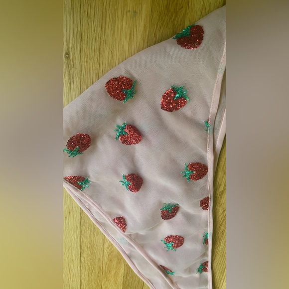 Lirika Matoshi Strawberry Scarf - Picture 6 of 6